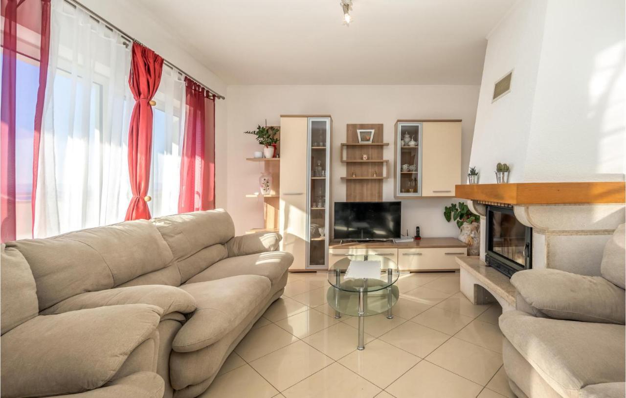 Nice Apartment In Crikvenica With House Sea View Exteriör bild