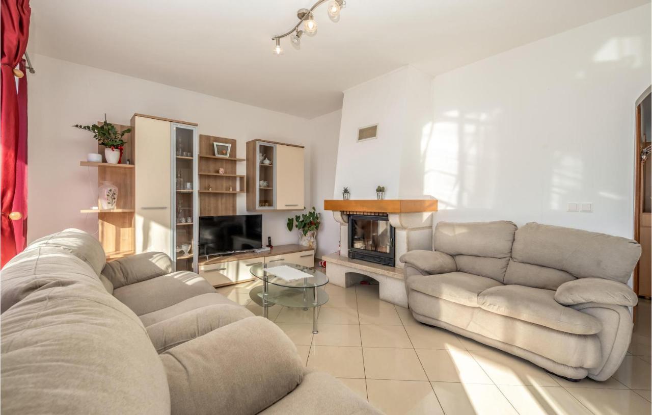 Nice Apartment In Crikvenica With House Sea View Exteriör bild
