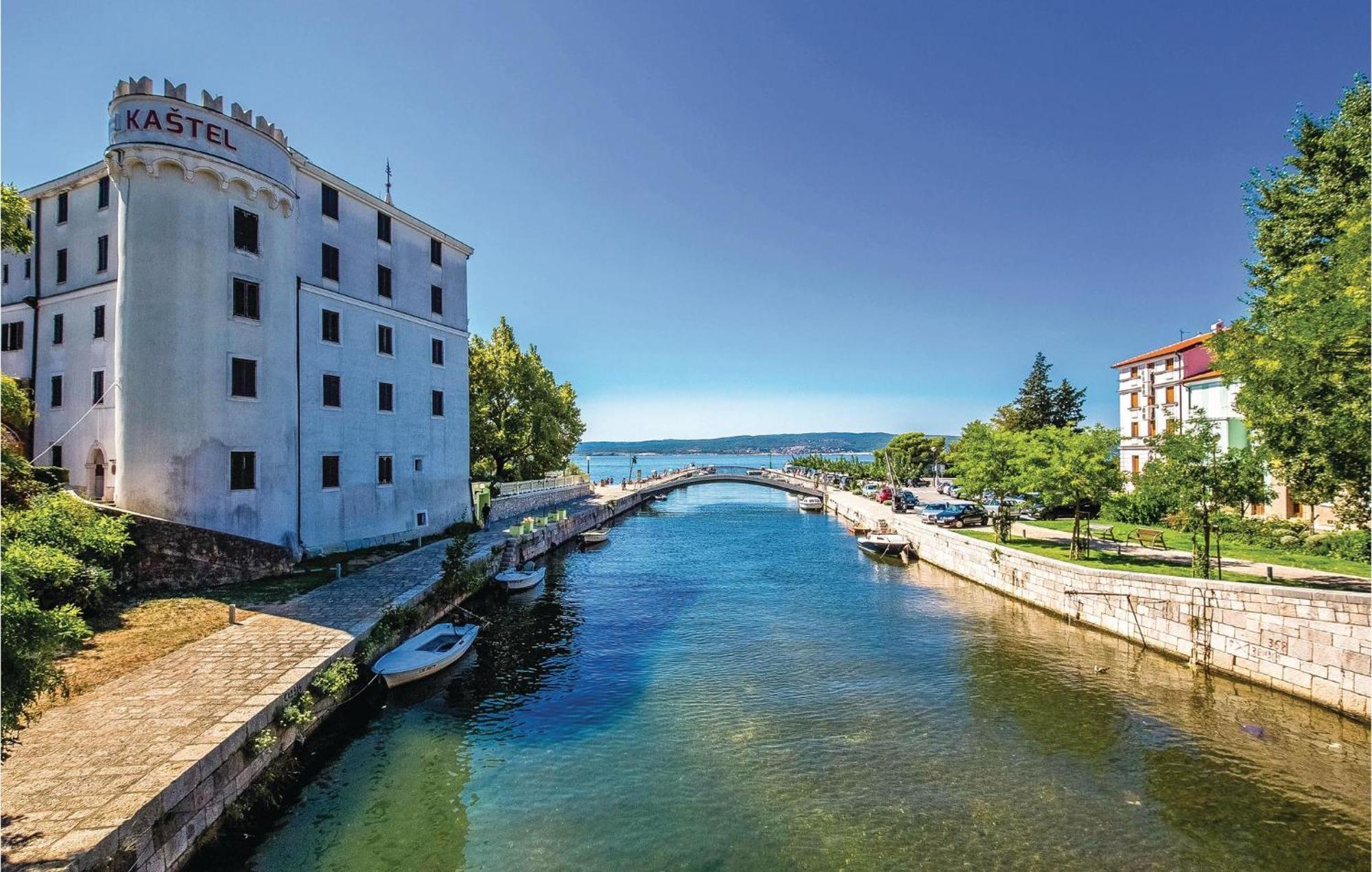 Nice Apartment In Crikvenica With House Sea View Exteriör bild