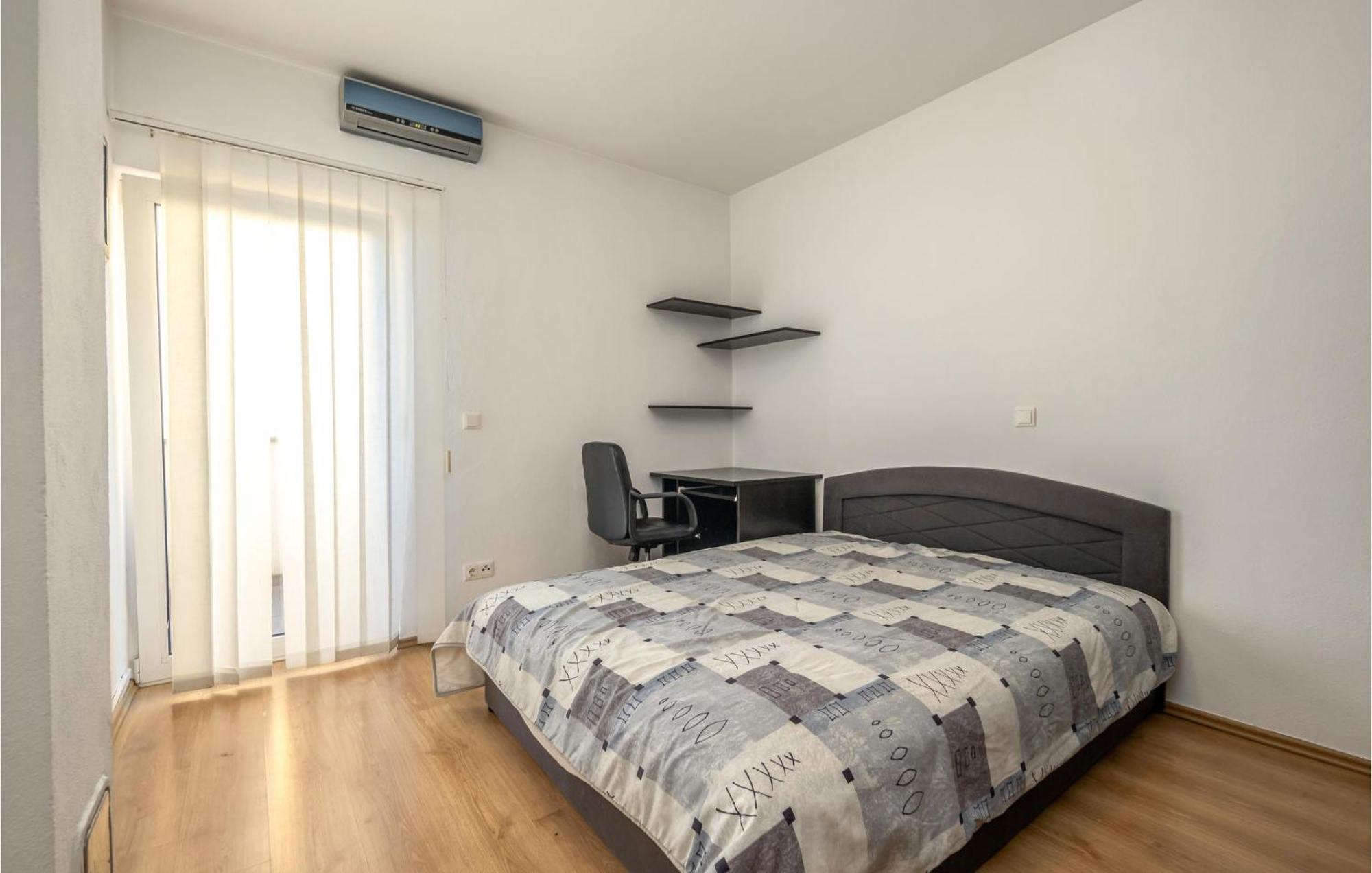 Nice Apartment In Crikvenica With House Sea View Exteriör bild