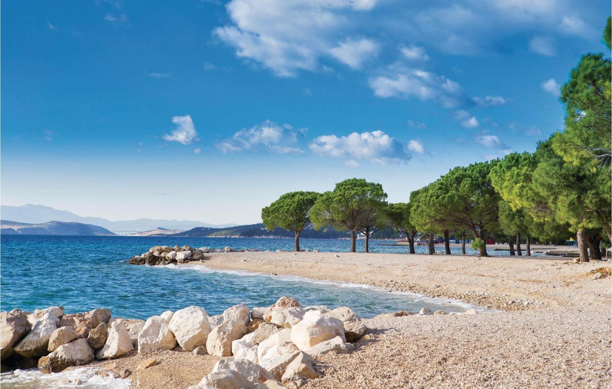 Nice Apartment In Crikvenica With House Sea View Exteriör bild